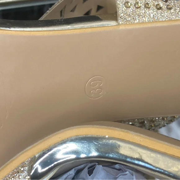 NWT Gold Textured Metallic Heels - Picture 10 of 13